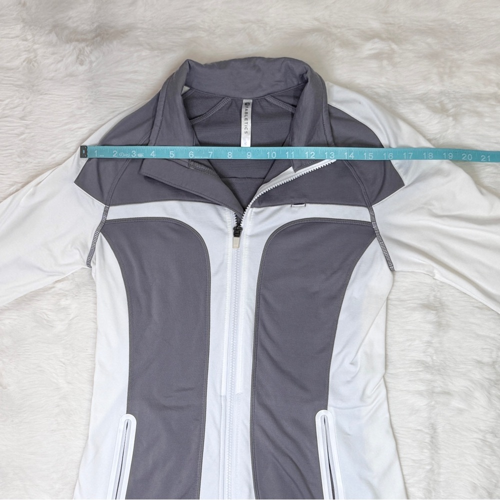Fabletics Jojo Performance Jacket S - image 9